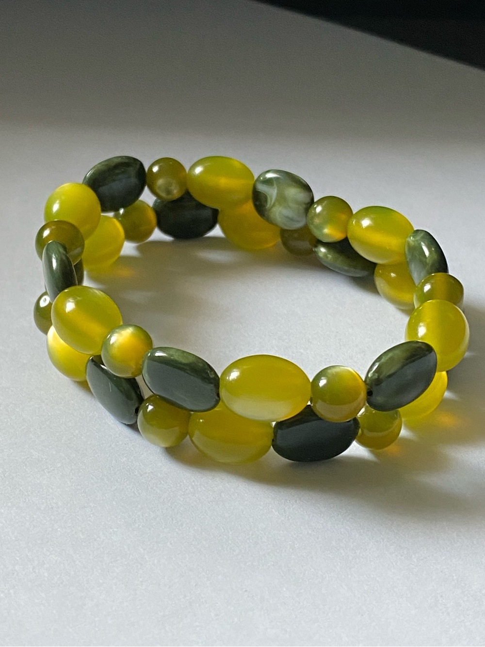 Vintage Lucite Acrylic Beaded Stretch Bracelet Set